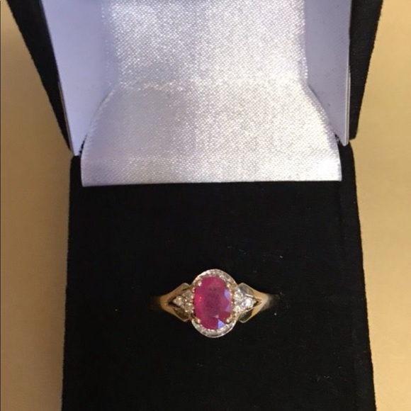 ❌❌SOLD❌❌18K Solid Yellow Gold Ruby Natural Diamonds Ring size 7 stamped 18K - Picture 4 of 8